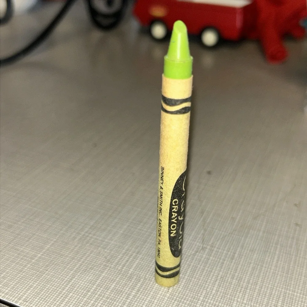 Crayola Crayon - Yellow Green - Binney & Smith Retired Color Vintage